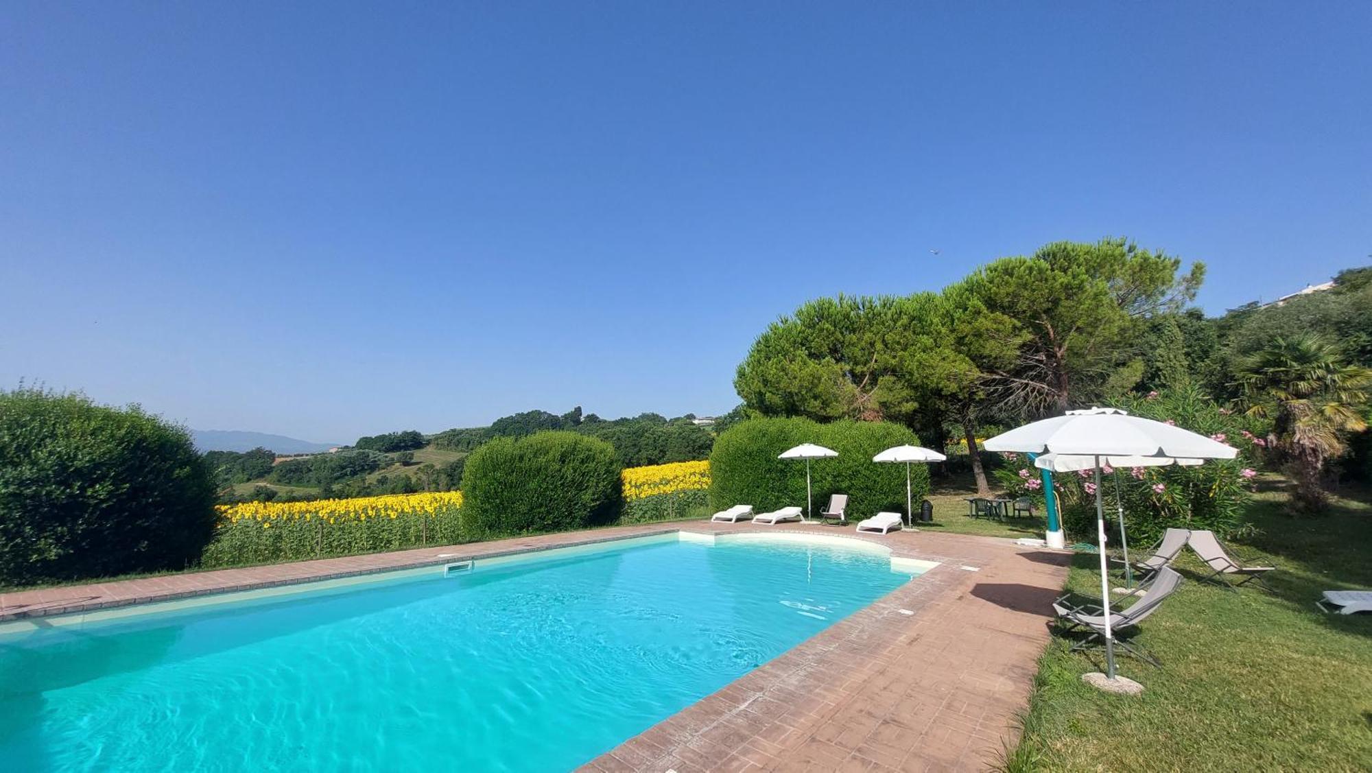 Il Borghetto Villa Todi Bagian luar foto