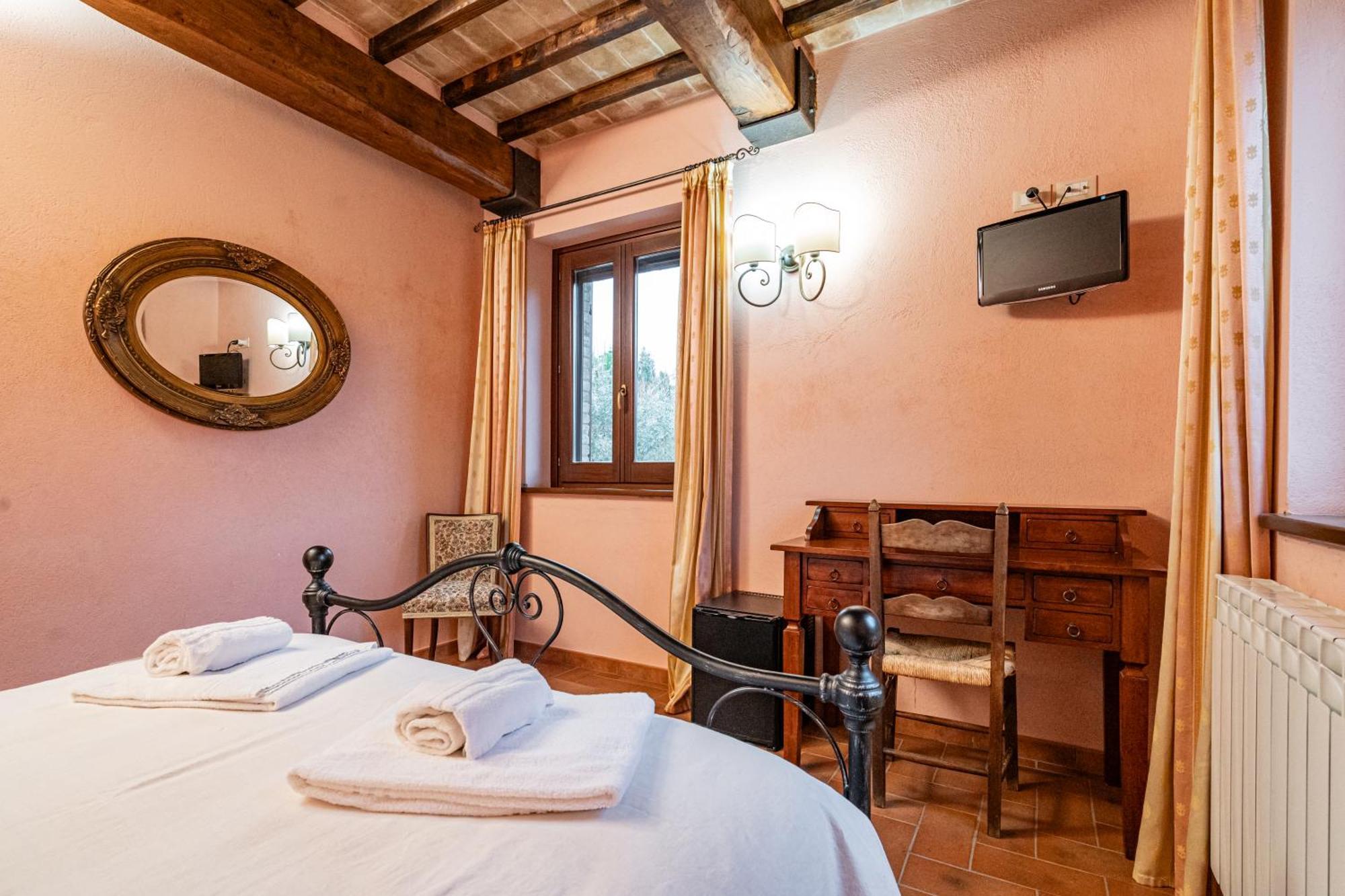 Il Borghetto Villa Todi Bagian luar foto
